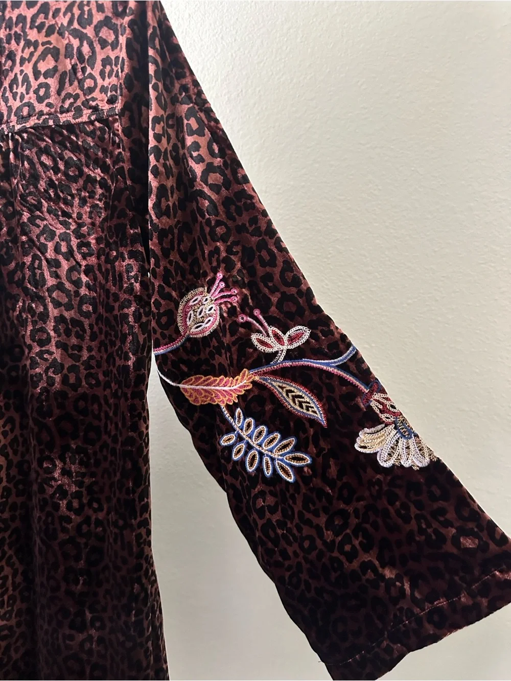 Johnny Was GINEVA Kimono Sleeve Embroidered Velvet Shift Leopard Dress Med NEW